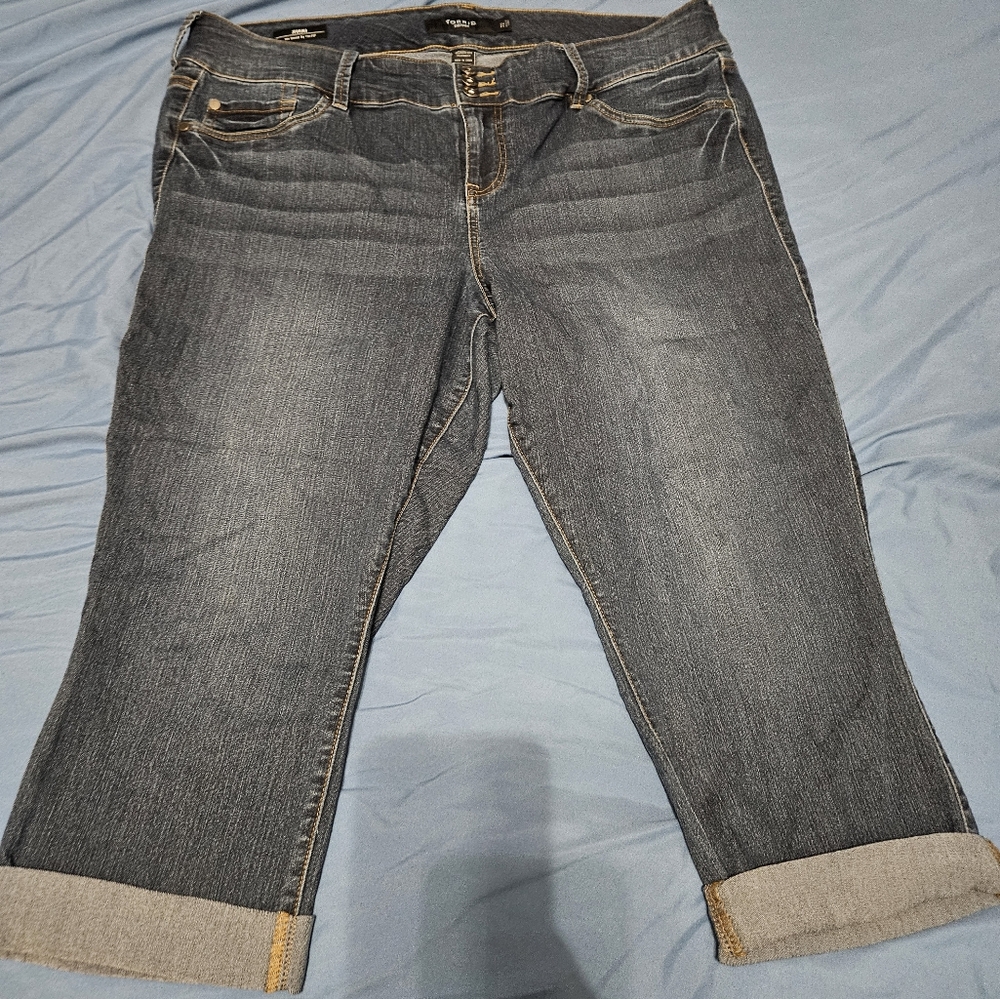 Torrid denim jegging capris 22